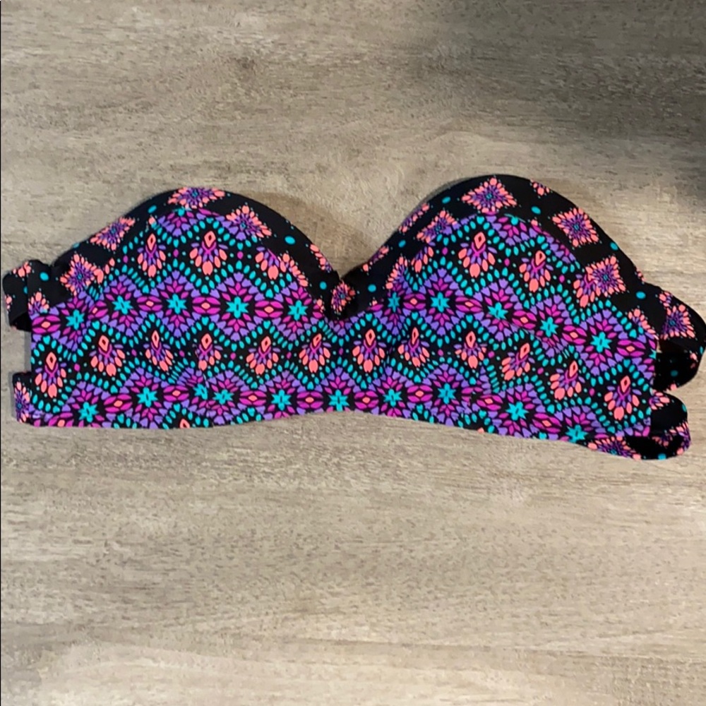 Pattern strapless swimsuit top